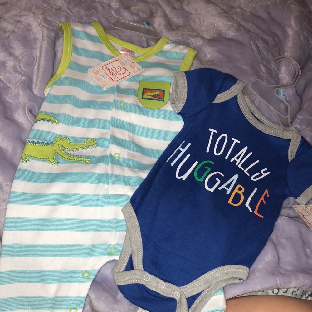 6/9 2 set onesies 💙
